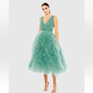 Mac Duggal Green Ruffled Cap Sleeve V-Neck A Line Tulle Dress 20 Midi Statement